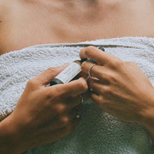 Lade das Bild in den Galerie-Viewer, Hautserum für einen strahlenden Glow