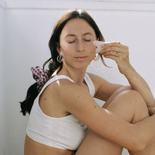 Lade das Bild in den Galerie-Viewer, Hautserum mit Gua Sha für den perfekten Glow