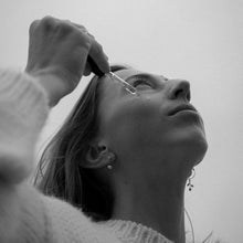 Lade das Bild in den Galerie-Viewer, Hautserum für einen strahlenden Glow