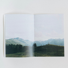 Lade das Bild in den Galerie-Viewer, Fotomagazin: Scents of Summer