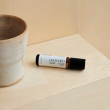 Lade das Bild in den Galerie-Viewer, It's PERIODE Time - Tee und ätherisches Öl bei Krämpfen