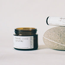 Lade das Bild in den Galerie-Viewer, Hautcreme für eine gesunde Haut in allen Zyklusphasen