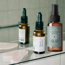 Lade das Bild in den Galerie-Viewer, Mommy`s Selfcare Moment (Rosenwasser, Hautserum & Gua Sha)